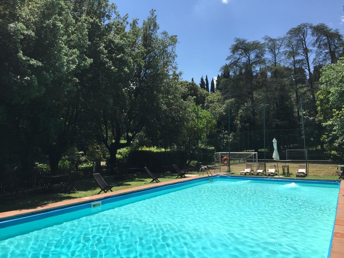 Tenuta Di Capezzana Bed & Breakfast Seano Bagian luar foto