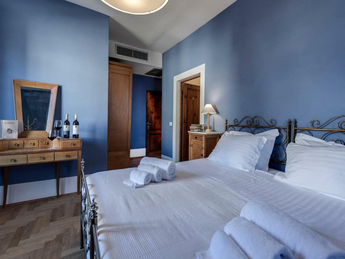 Tenuta Di Capezzana Bed & Breakfast Seano Bagian luar foto