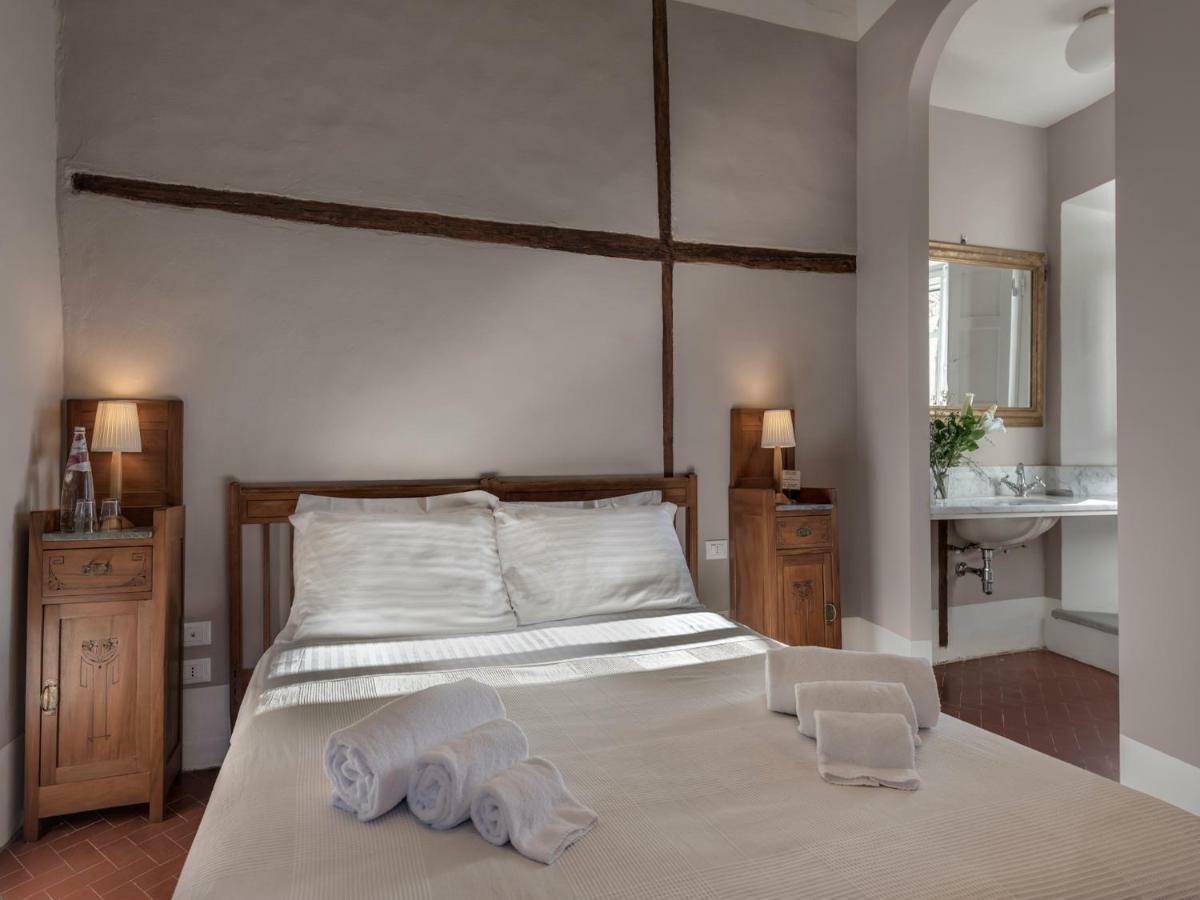 Tenuta Di Capezzana Bed & Breakfast Seano Bagian luar foto