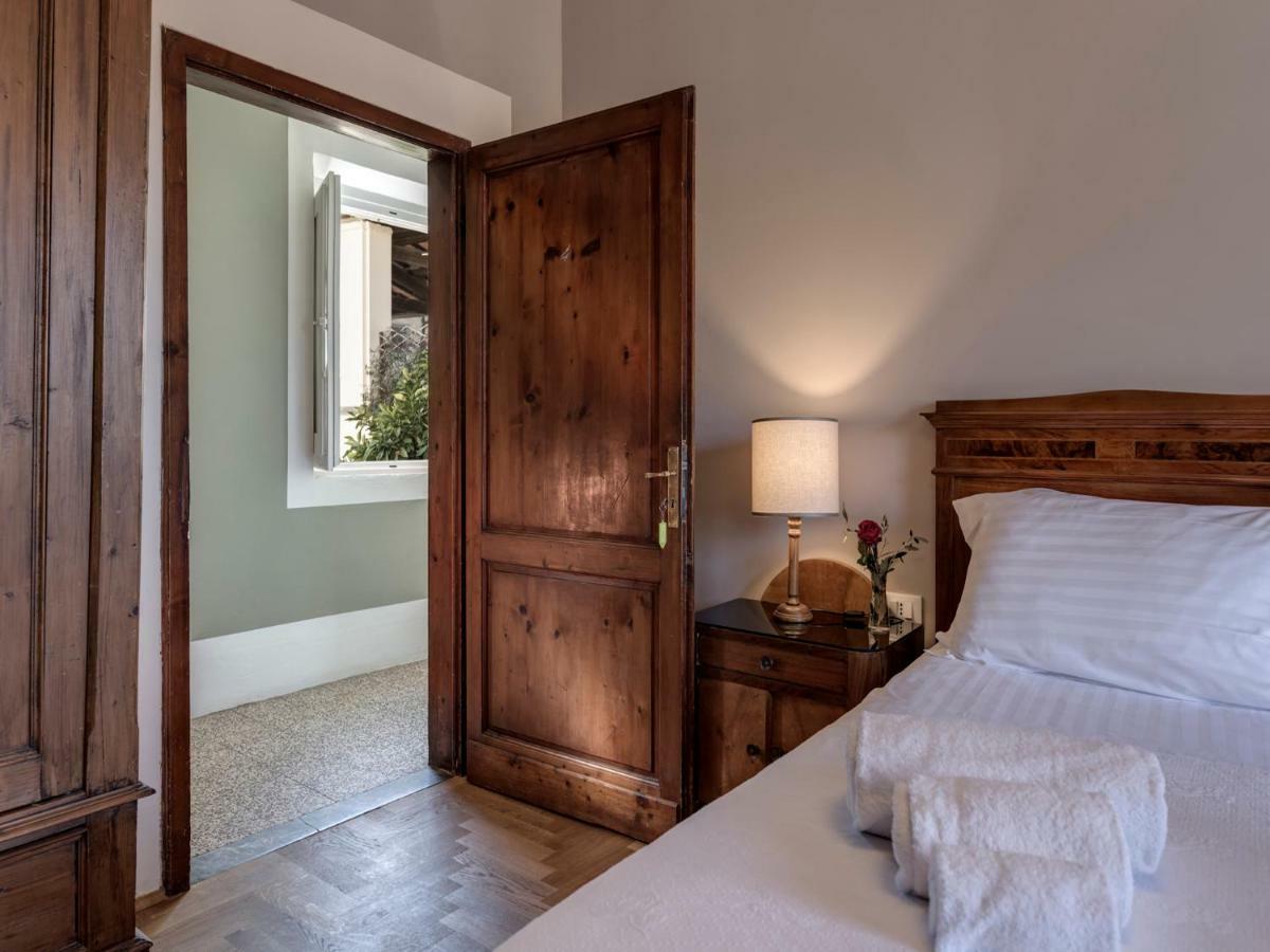 Tenuta Di Capezzana Bed & Breakfast Seano Bagian luar foto