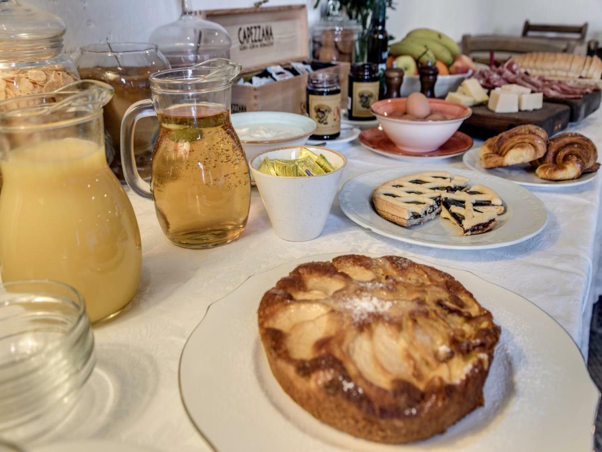 Tenuta Di Capezzana Bed & Breakfast Seano Bagian luar foto