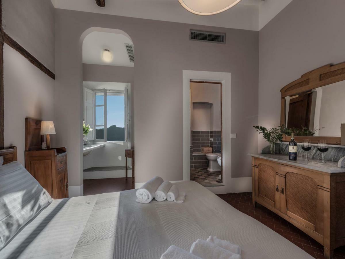 Tenuta Di Capezzana Bed & Breakfast Seano Bagian luar foto