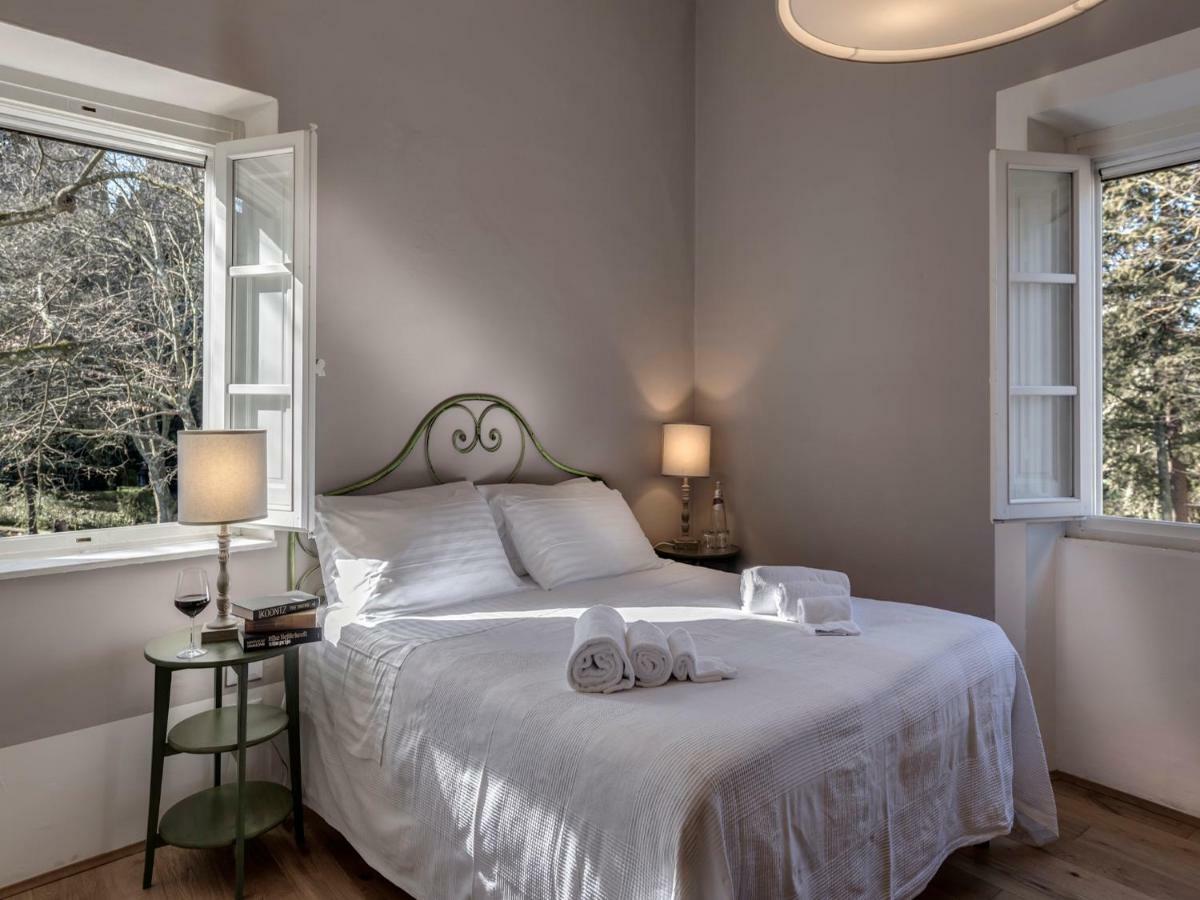 Tenuta Di Capezzana Bed & Breakfast Seano Bagian luar foto